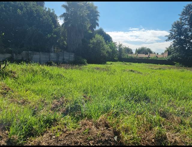 1,060M² VACANT LAND FOR SALE IN FALCON RIDGE